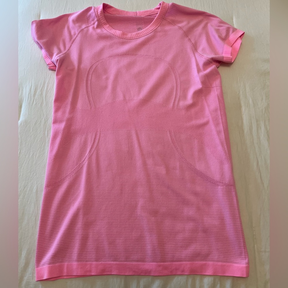 Lululemon Swiftly Tee - pink